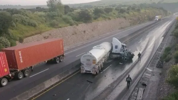 Autopista Arco Norte cerrada por accidente de pipa