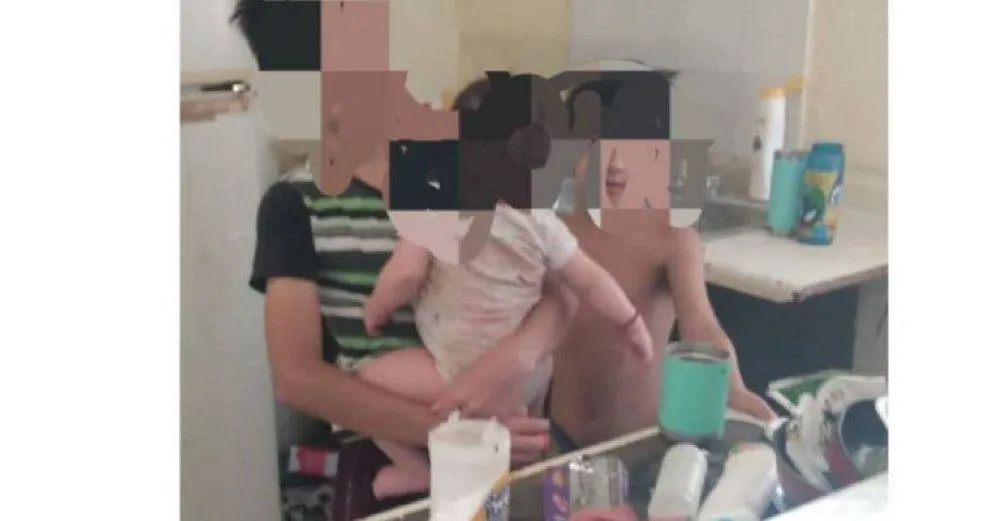 FOTOS: Rescatan a bebé y dos niños que vivían en condiciones extremas de suciedad