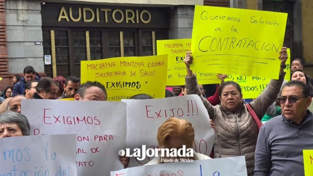 Bloquean av. Independencia, en Toluca, por manifestación frente a Secretaría de Salud