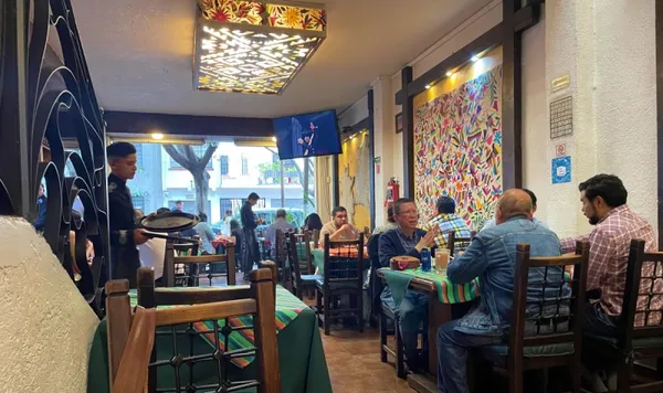 OpenTable revela que 66% de las mamás en México hacen su propia reservación; lanza lista con los 50 mejores restaurantes del país.