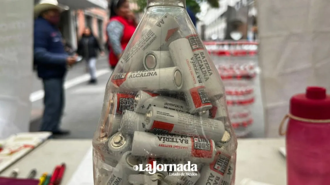 Toluca promueve educación ambiental; instalan 12 centros de acopio