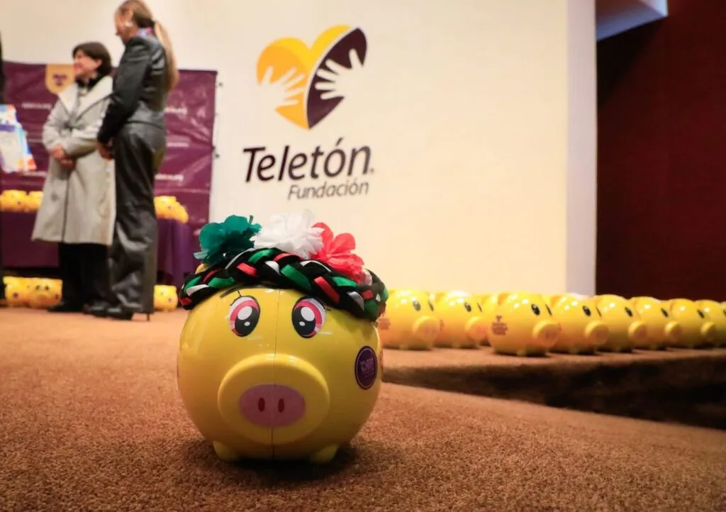 Con la entrega de 300 alcancías a la fundación Teletón, gobierno de Naucalpan reafirma su compromiso con la inclusión