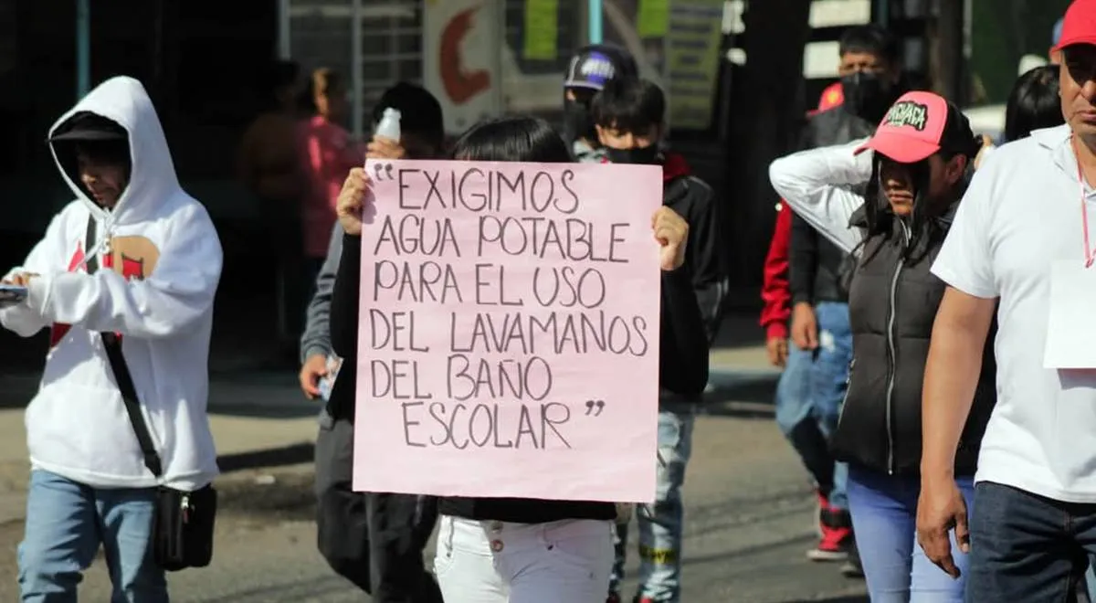 Estudiantes y colonos marchan en Ixtapaluca para exigir obras