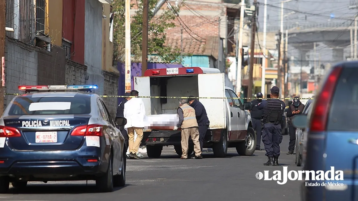 Hallan el cuerpo sin vida de un hombre en Metepec