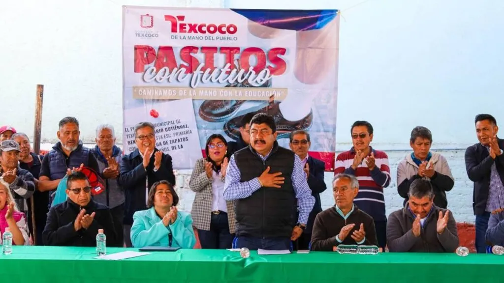Texcoco entrega 28 mil pares de zapatos a estudiantes de escuelas primarias públicas