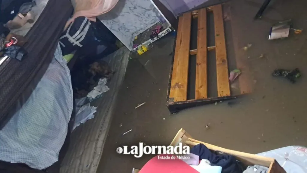 Damnificados por inundación en Ixtapaluca denuncian abandono