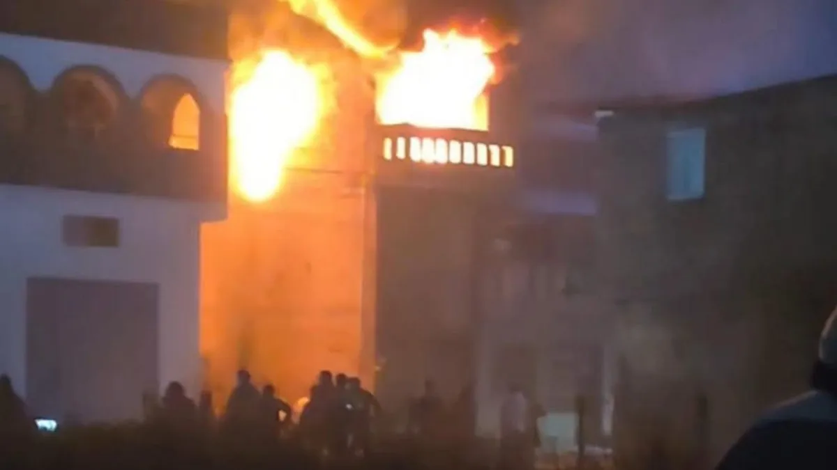 [VIDEO] Se incendia casa en San Andrés Cuexcontitlán, bomberos atienden la emergencia