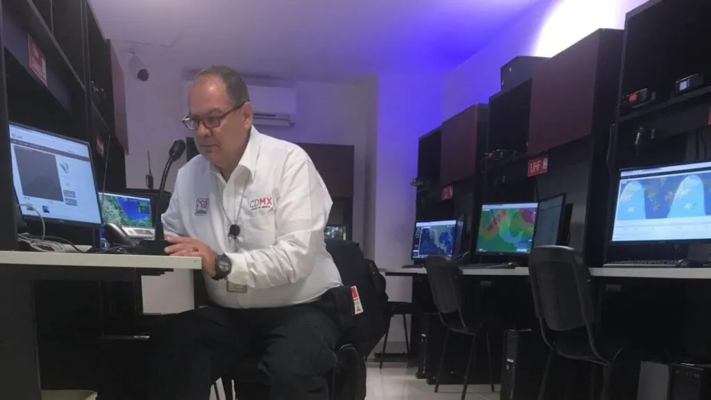 Auxiliar en los sismos del 85 marcaron la vida del rescatista Rafael Rivero