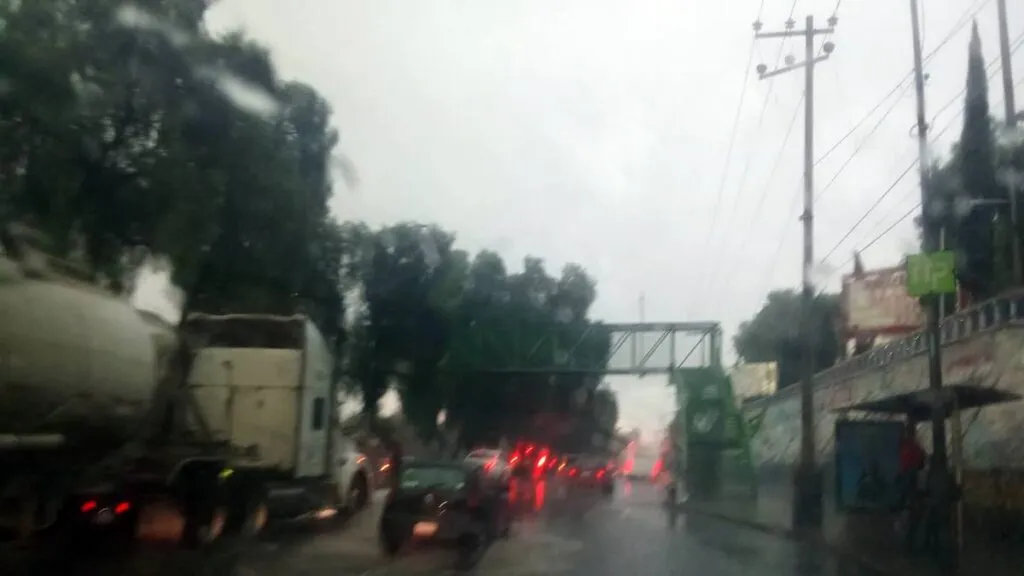 Lluvias generan encharcamientos en distintos puntos del Edomex