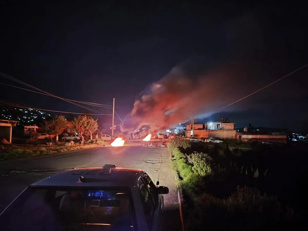 [VIDEO] Disturbios y bloqueos fue lo que se vivió en Ixtlahuaca