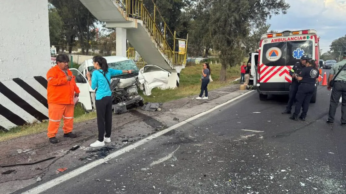 Choque contra pipa en la México-Pirámides; hay un extranjero muerto