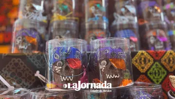 Toluca: 7 de cada 10 personas participan en intercambios de calaveras de chocolate