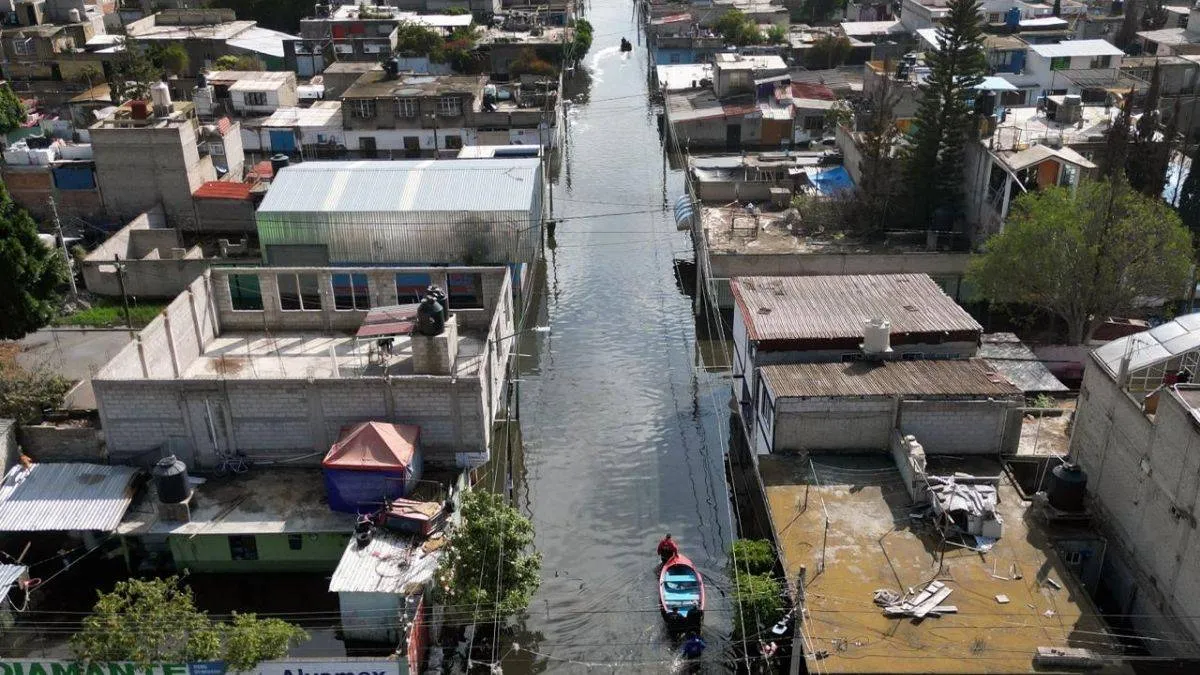 Chalco: A cuentagotas bajan niveles de agua tras inundación