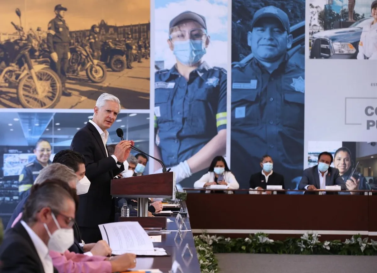 El gobernador del Estado de México durante la Cuarta Sesión Ordinaria de Seguridad Pública