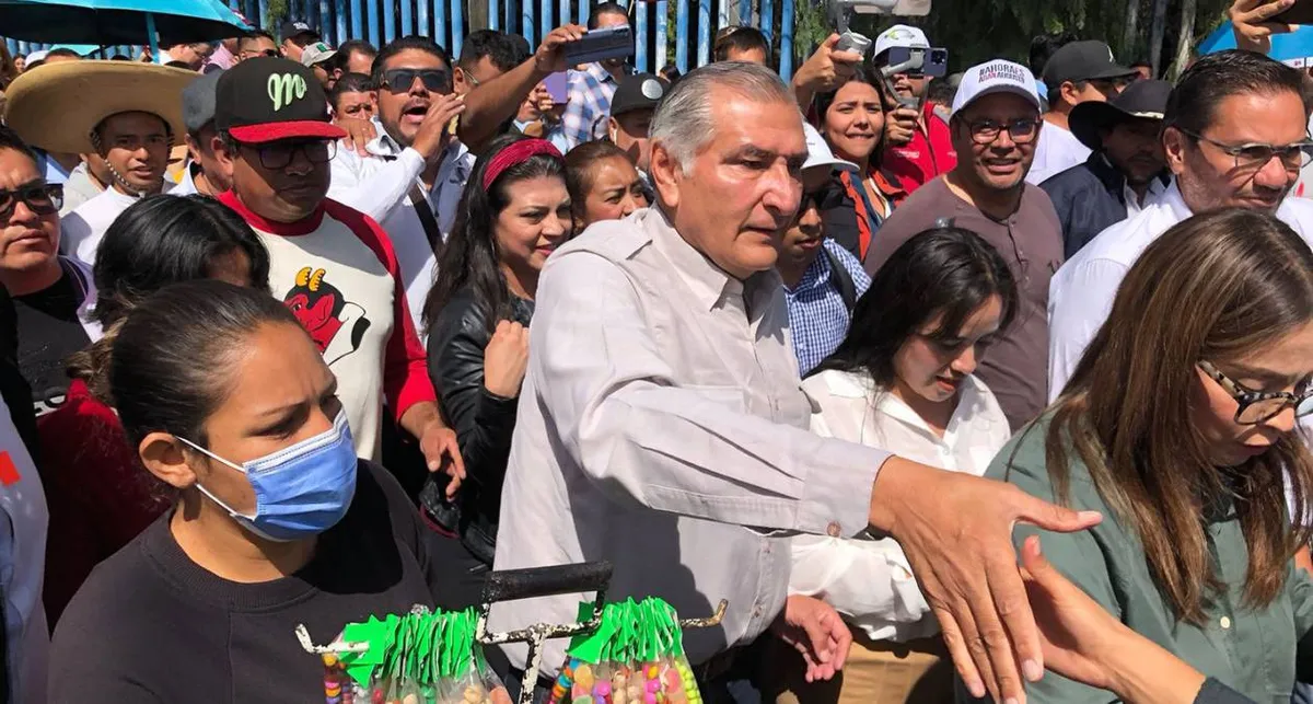 Adán Augusto califica de “politiquería” las críticas a los libros de texto gratuito