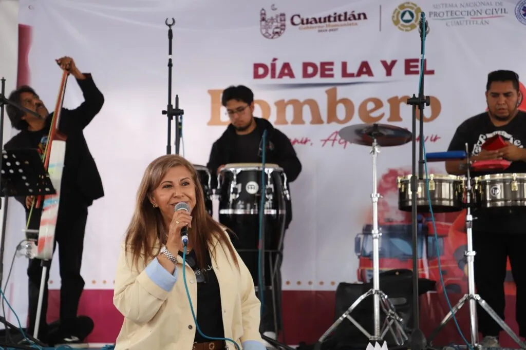 Cuautitlán reconoce a los héroes del fuego en el Día del Bombero
