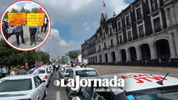 Transportistas se manifiestan en Palacio del Edomex; acusan corrupción de la Semov
