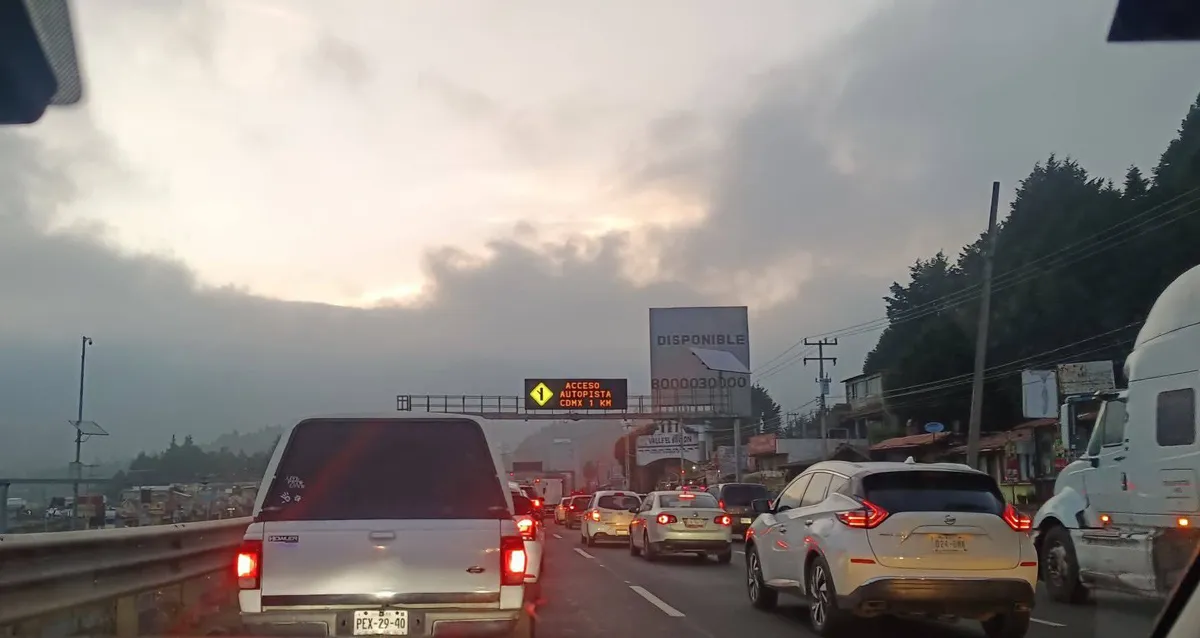 Accidente genera tráfico en la México-Toluca