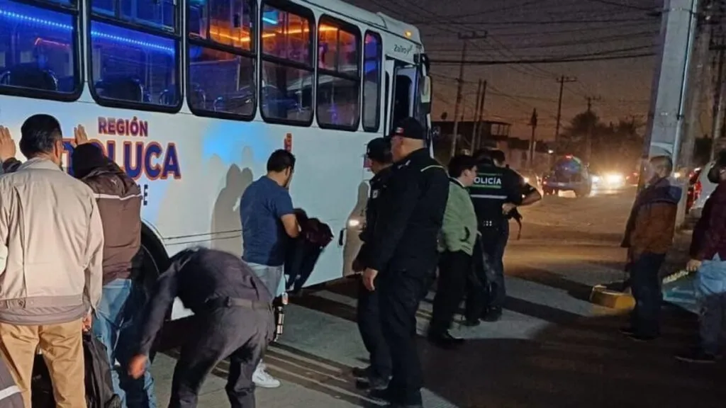 Toluca realiza operativo Pasajero Seguro por regreso a clases