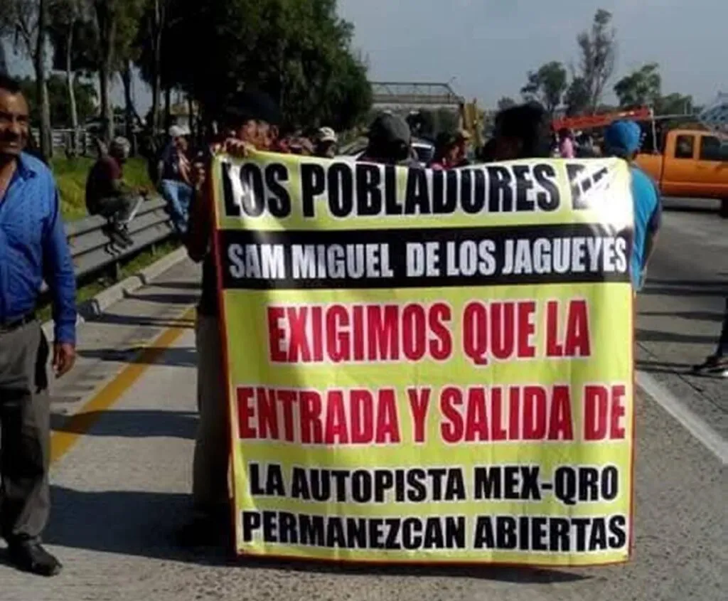 Habitantes de San Miguel Jahueyes cierran autopista México-Querétaro
