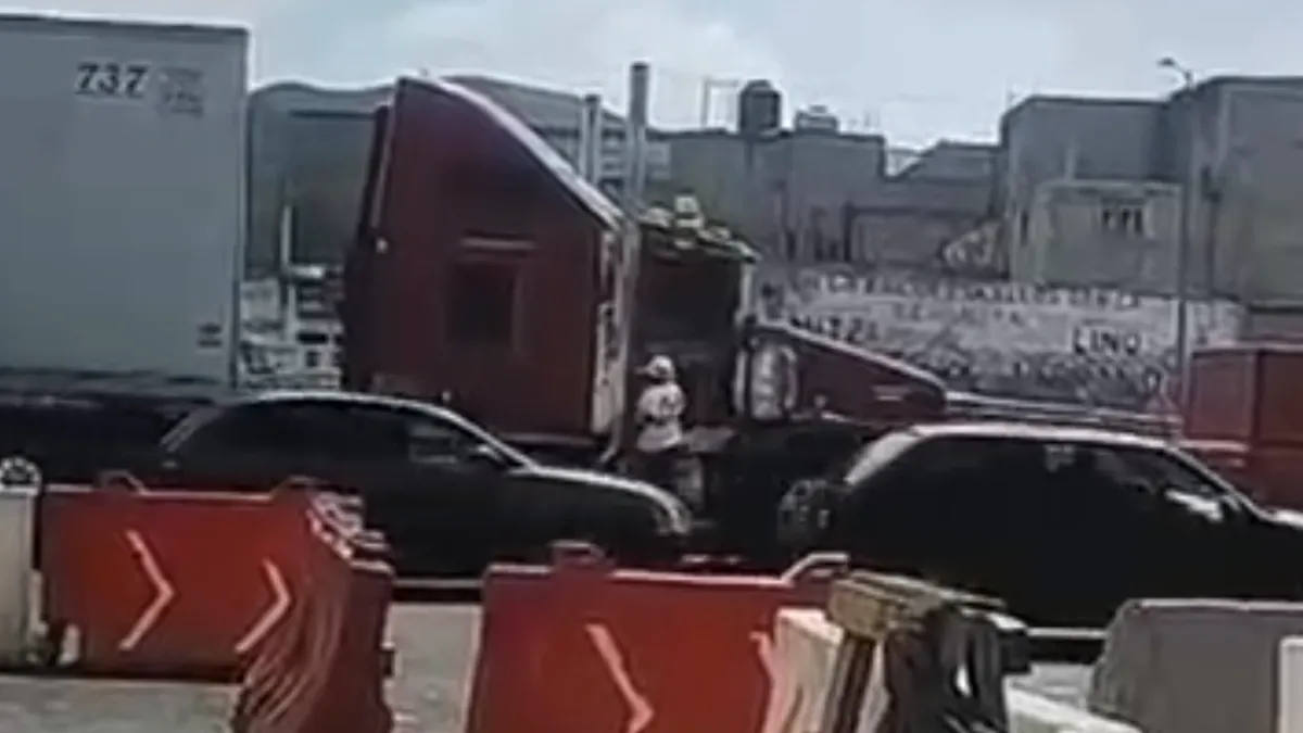 Sujeto dispara contra trailero en la autopista México-Puebla [VIDEO]