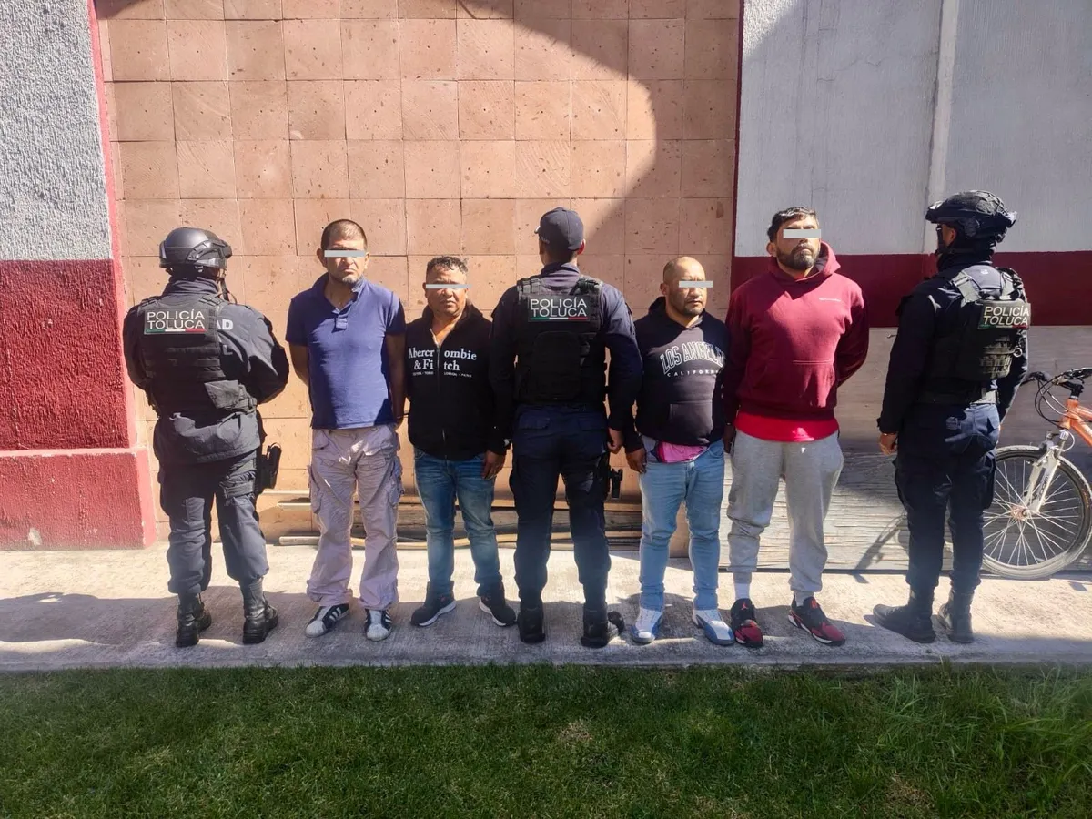 Tras denuncia detienen a cuatro personas por extorsión en Toluca