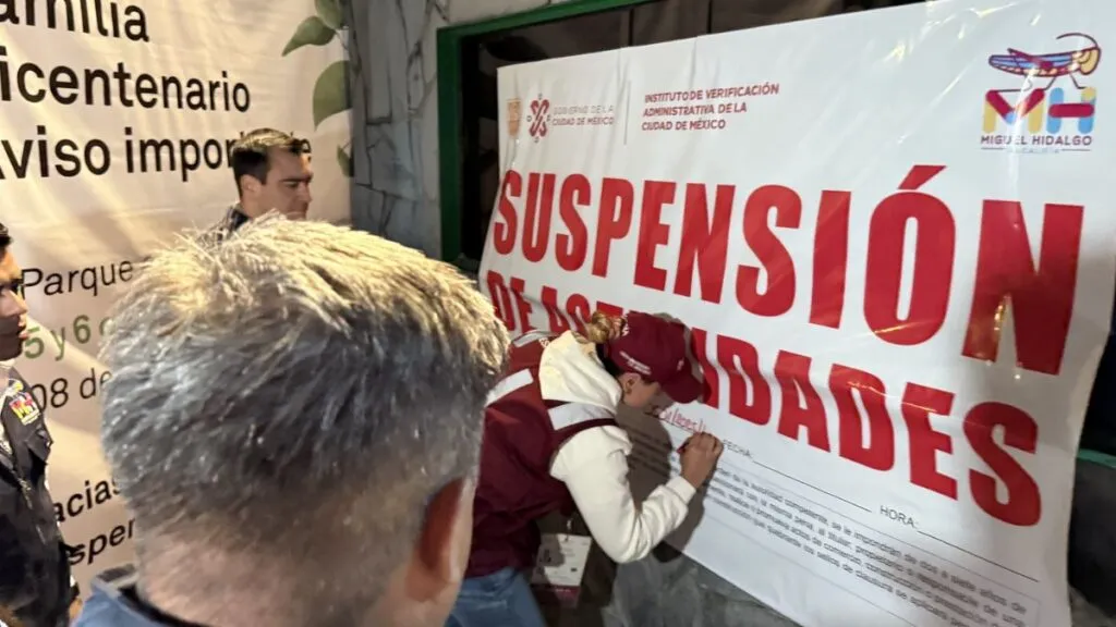 [VIDEO] CDMX: Mueren dos tras desplome de estructura en el Parque Bicentenario