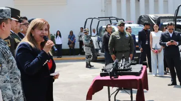 Juanita Carrillo entrega patrullas y armamento a la Guardia Civil de Cuautitlán