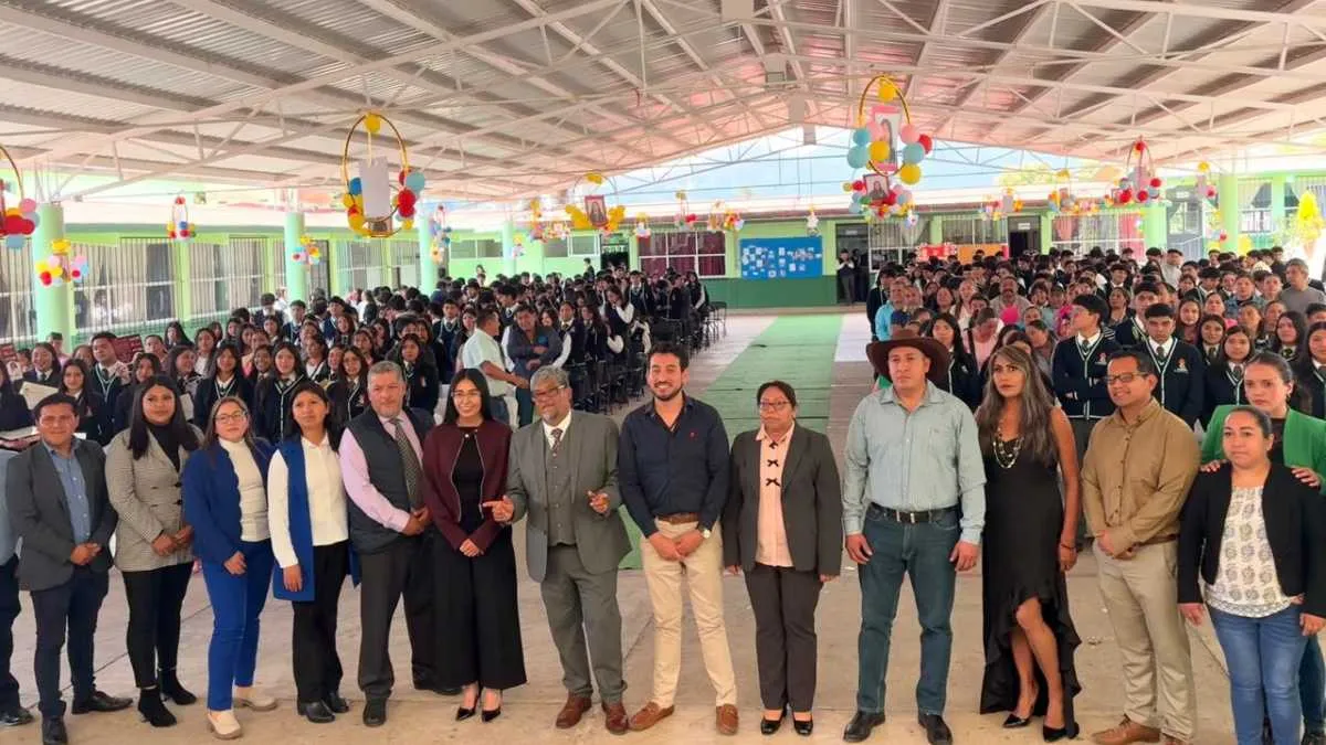 En Donato Guerra llevan internet gratis a estudiantes de excelencia