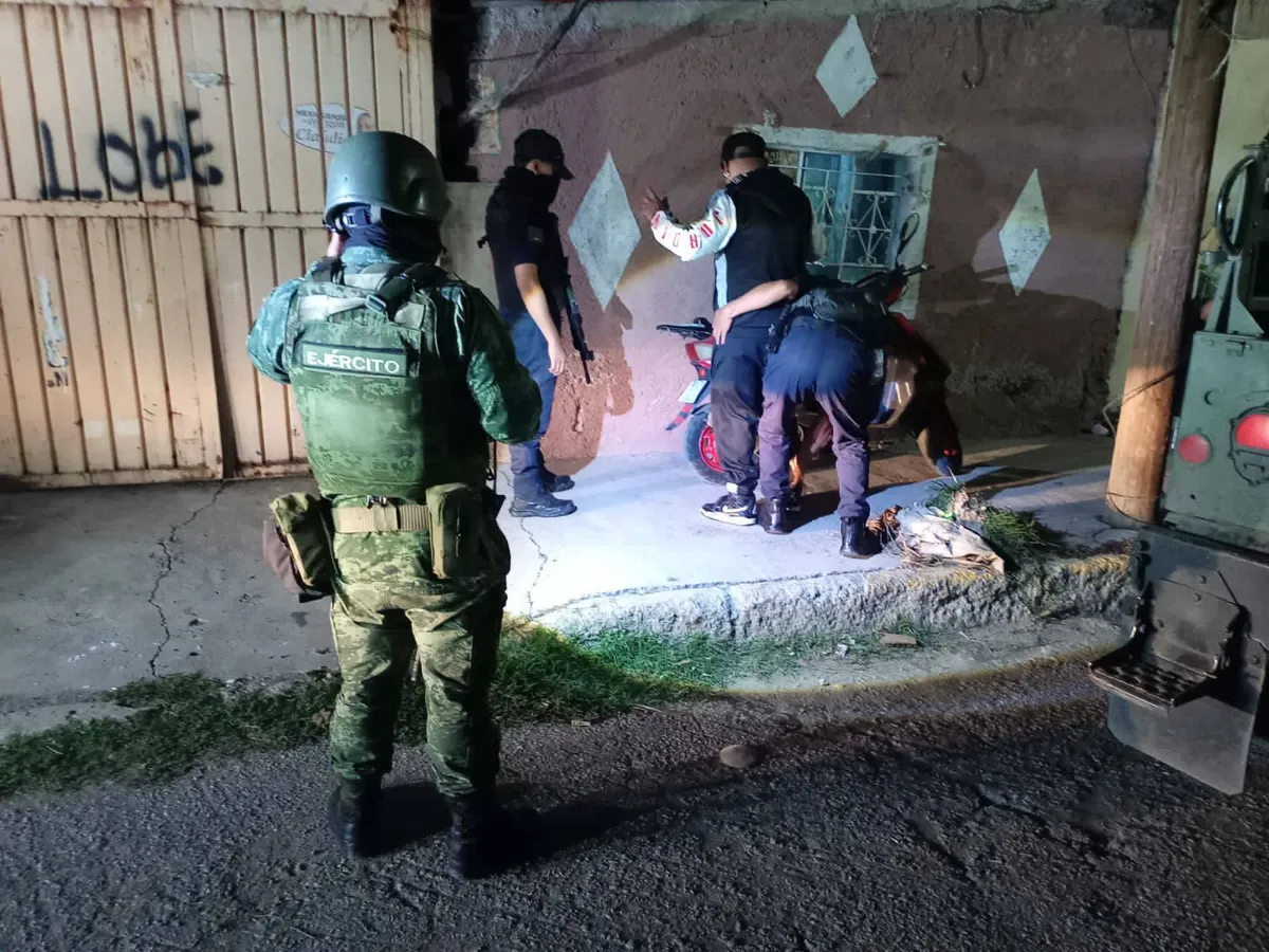 Ejército detiene a más de 100 presuntos delincuentes y diverso armamento en julio