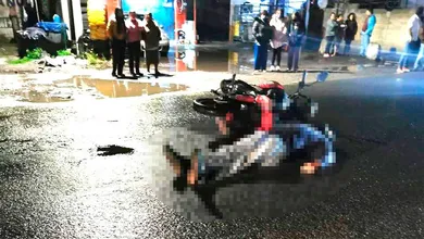 Derrapó en pavimento mojado y murió