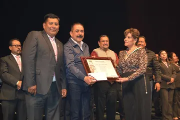 Más de 20 mil maestras del SMSEM hicieron vibrar el Auditorio Nacional