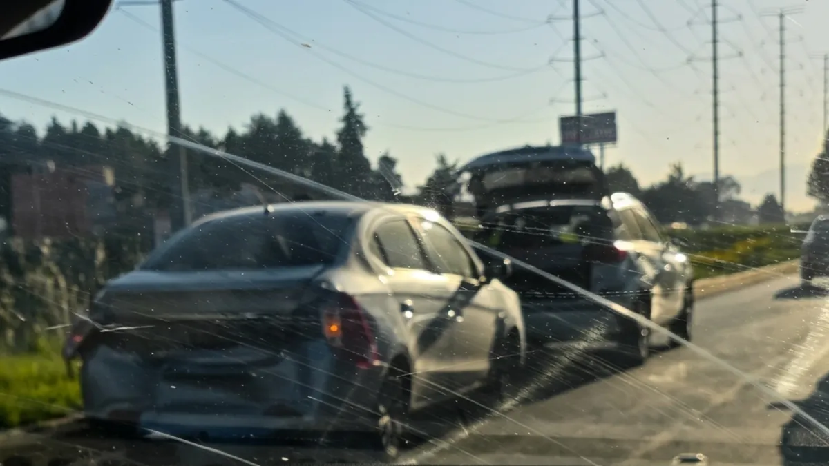 Choques generan caos vial en Las Torres rumbo a CDMX