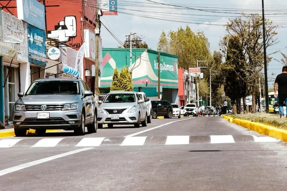 Repavimentación en Metepec mejora su imagen urbana