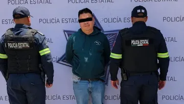 Policía detiene a hombre desplazador de tarjetas en Ecatepec