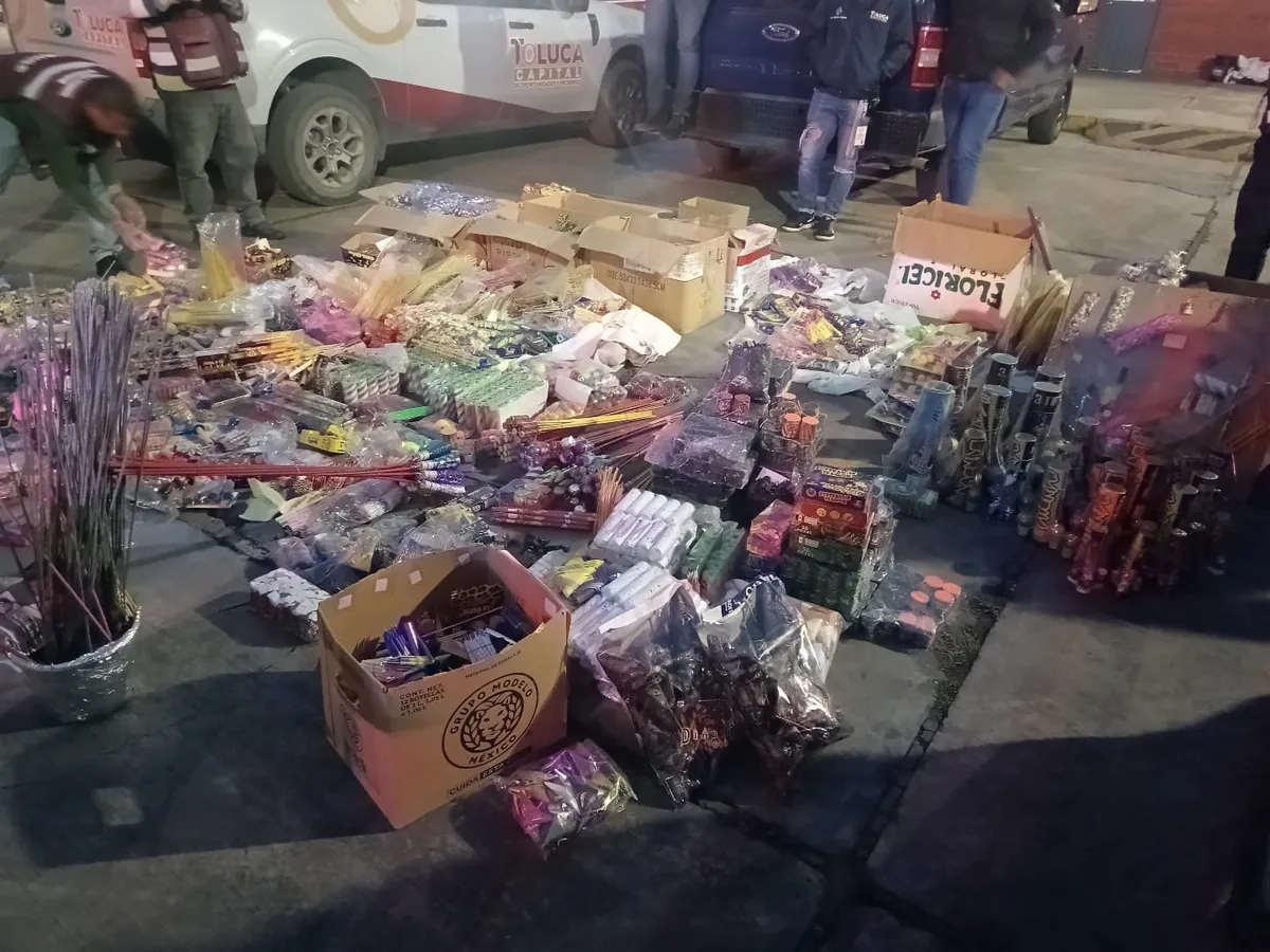 Decomisan pirotecnia ilegal en delegaciones de Toluca