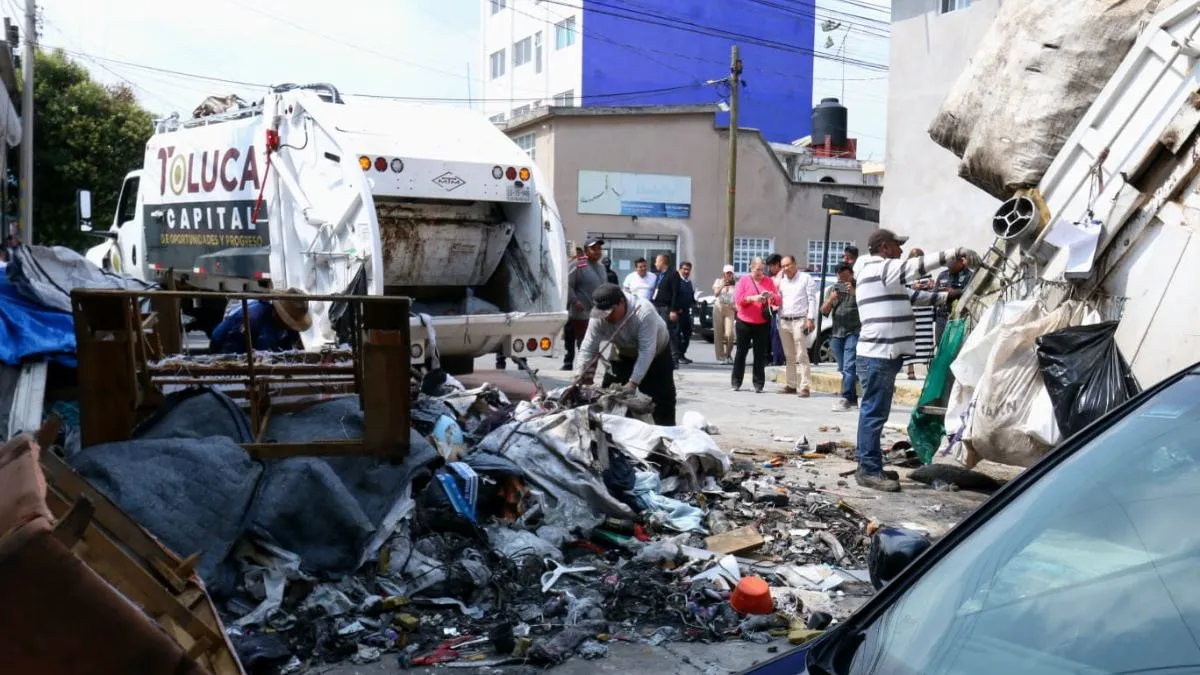 Ayuntamiento de Toluca retira 5 toneladas de basura en la Nueva Oxtotitlán