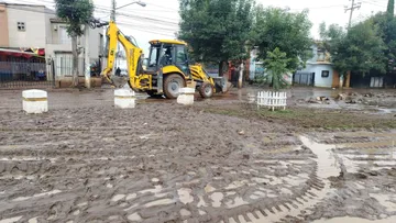 Inundaciones en Chalco dejan a vecinos nuevamente entre lodo y basura; acusan falta de limpieza