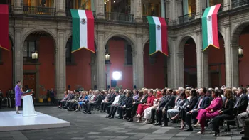 La Presidenta Claudia Sheinbaum presenta los avances de la primavera laboral durante su informe.