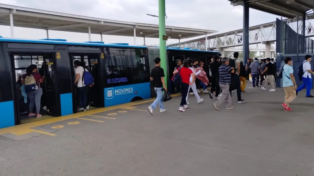 Mexibús y Mexicable trasladan gratis a adultos mayores, personas con discapacidad y niños