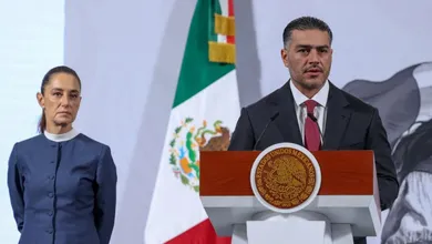 Autoridades descartan relación de policías municipales con el asesinato del alcalde Carlos Manzo.