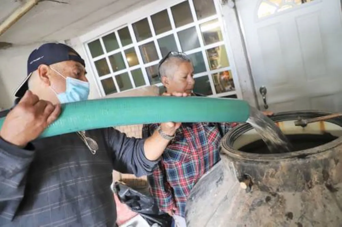Foto de servicio de agua, que podría subir de precio en Naucalpan, Atizapán e Izcalli.
