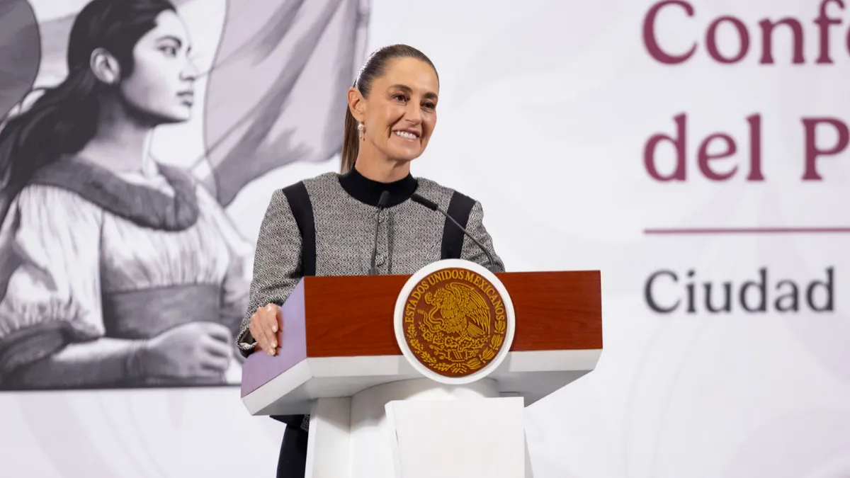 Claudia Sheinbaum confirmó que ofreció una embajada al exfiscal Alejandro Gertz Manero. Además, informó avances en el caso Ayotzinapa y en el Plan Michoacán. Aquí los detalles.