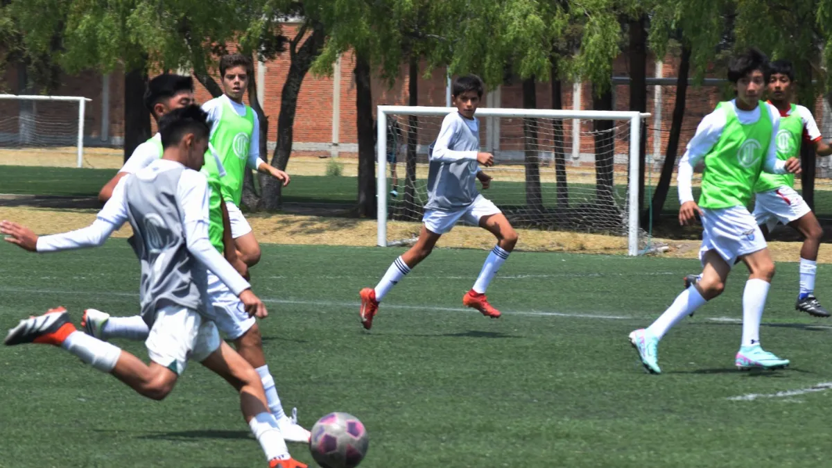 Acuden promesas del futbol a visorias del Club Deportivo Toluca
