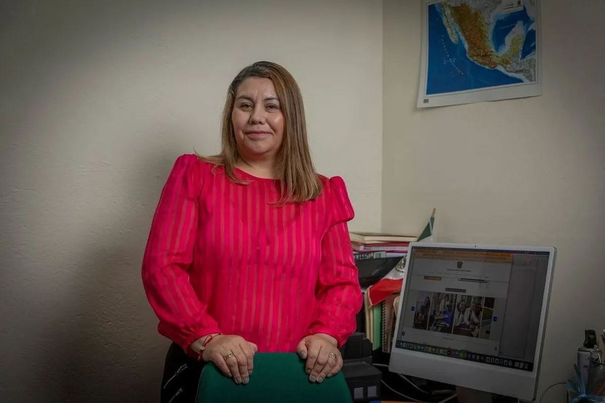 Académica de la UAEMéx recibe premio por su investigación sobre el mercado laboral juvenil