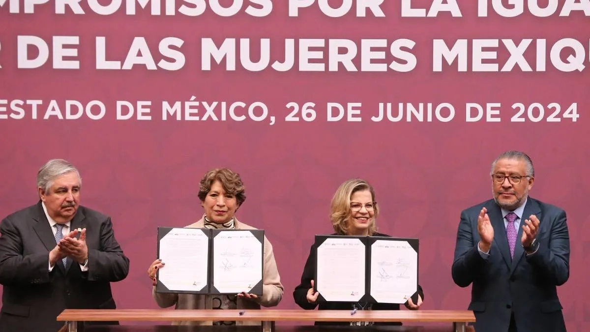 Gobernadora Delfina Gómez firma con la Federación plan para mujeres del Edomex