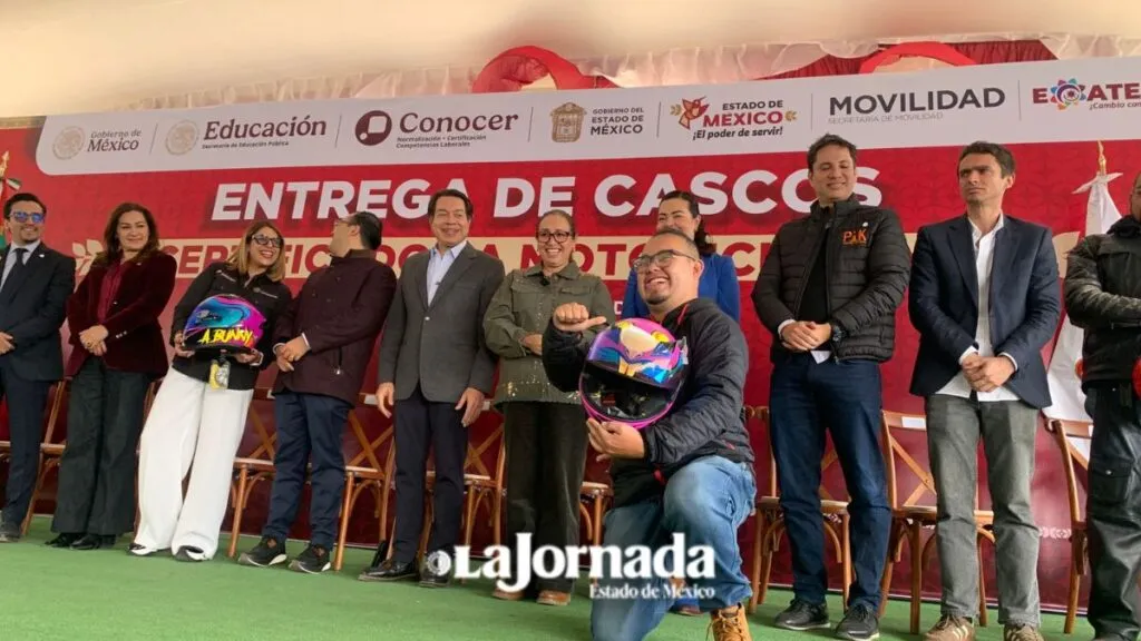 Ecatepec da mil cascos certificados a motociclistas