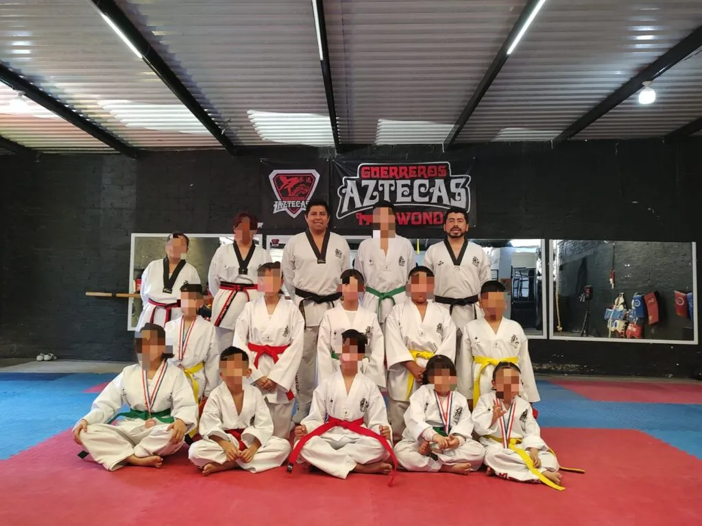 Instructor de taekwondo es acusado por fraude a niños en Acolman; usaba nombre de Guerreros Aztecas
