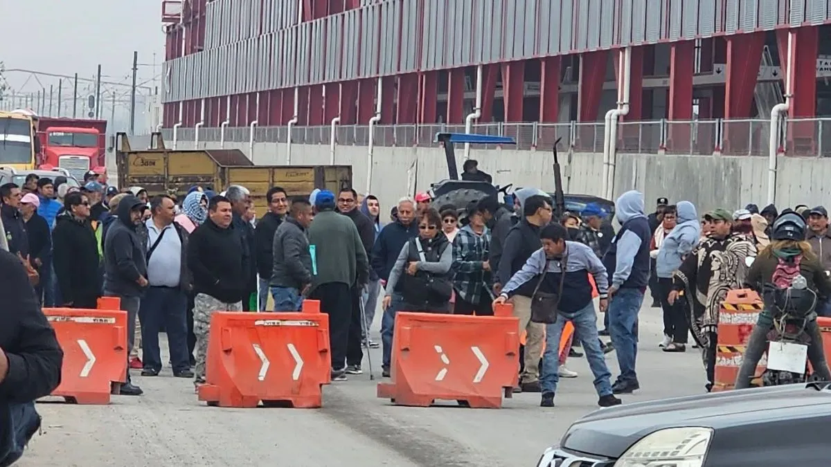 Ejidatarios protestan en Tultepec por afectaciones del Suburbano