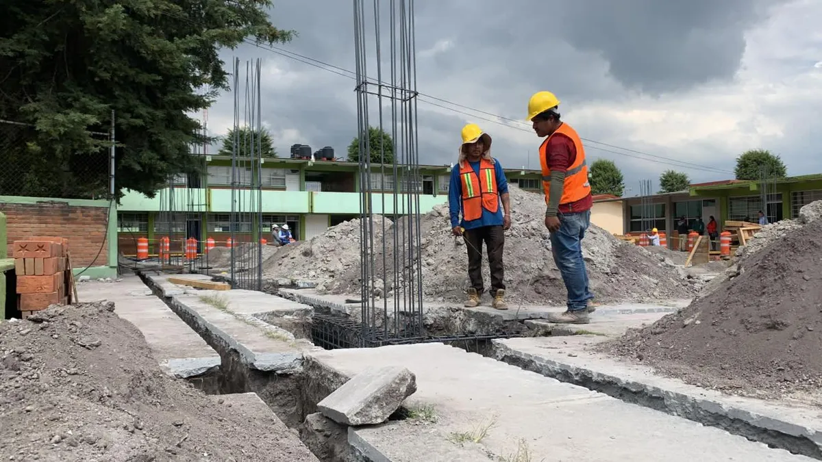 Inicia construcción de arcotechos para escuelas en Metepec